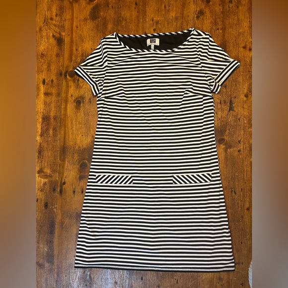 Black and White Striped Laundry by Design Dress Size Medium - Picture 3 of 14